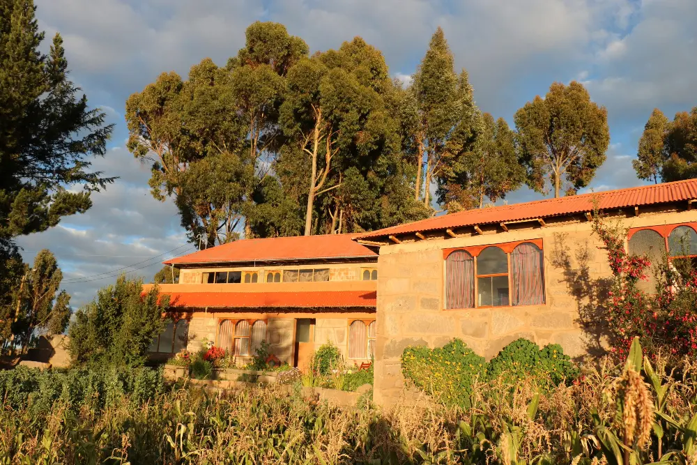 Hospedajes y Lodges en isla Taquile, isla Amantani, isla Unos y Llachon en Puno Peru. Lodgings and Lodges on Taquile Island, Amantani Island, Unos Island and Llachon in Puno Peru. Hébergements et Lodges sur l'île de Taquile, l'île d'Amantani, l'île d'Unos et Llachon à Puno au Pérou.